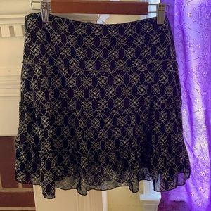 Classy patterned layered skirt